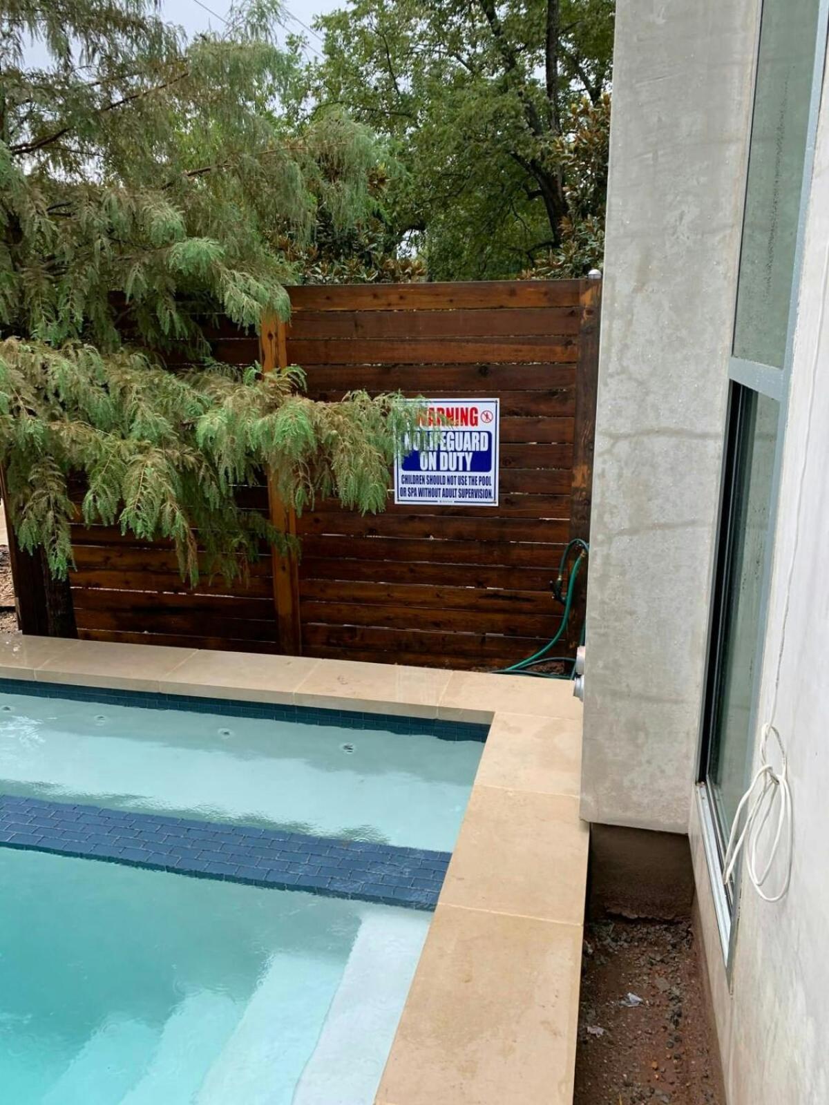 Stunning Modern Home W Pool & Hot Tub In Dt Austin Eksteriør bilde