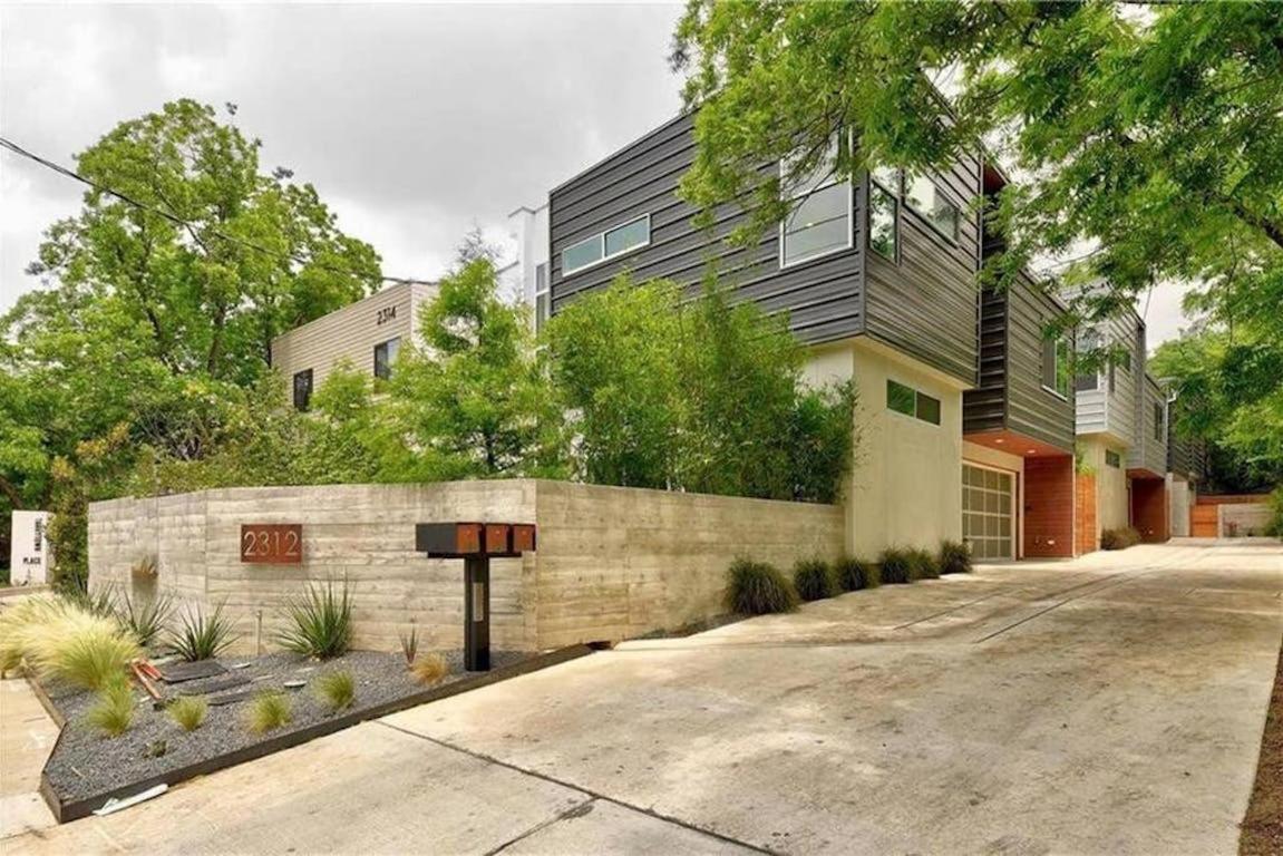 Stunning Modern Home W Pool & Hot Tub In Dt Austin Eksteriør bilde