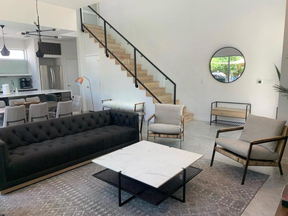 Stunning Modern Home W Pool & Hot Tub In Dt Austin Eksteriør bilde