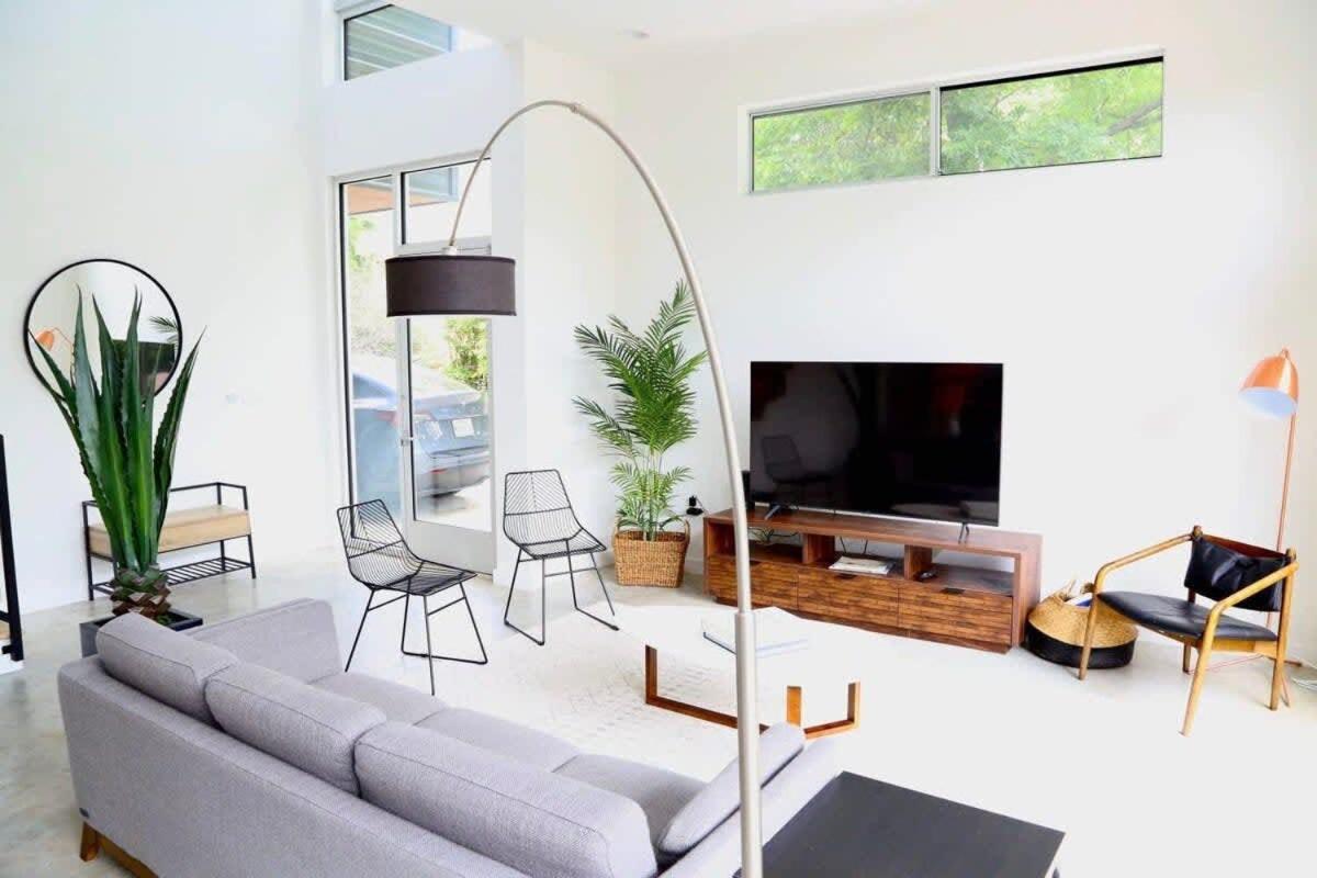 Stunning Modern Home W Pool & Hot Tub In Dt Austin Eksteriør bilde