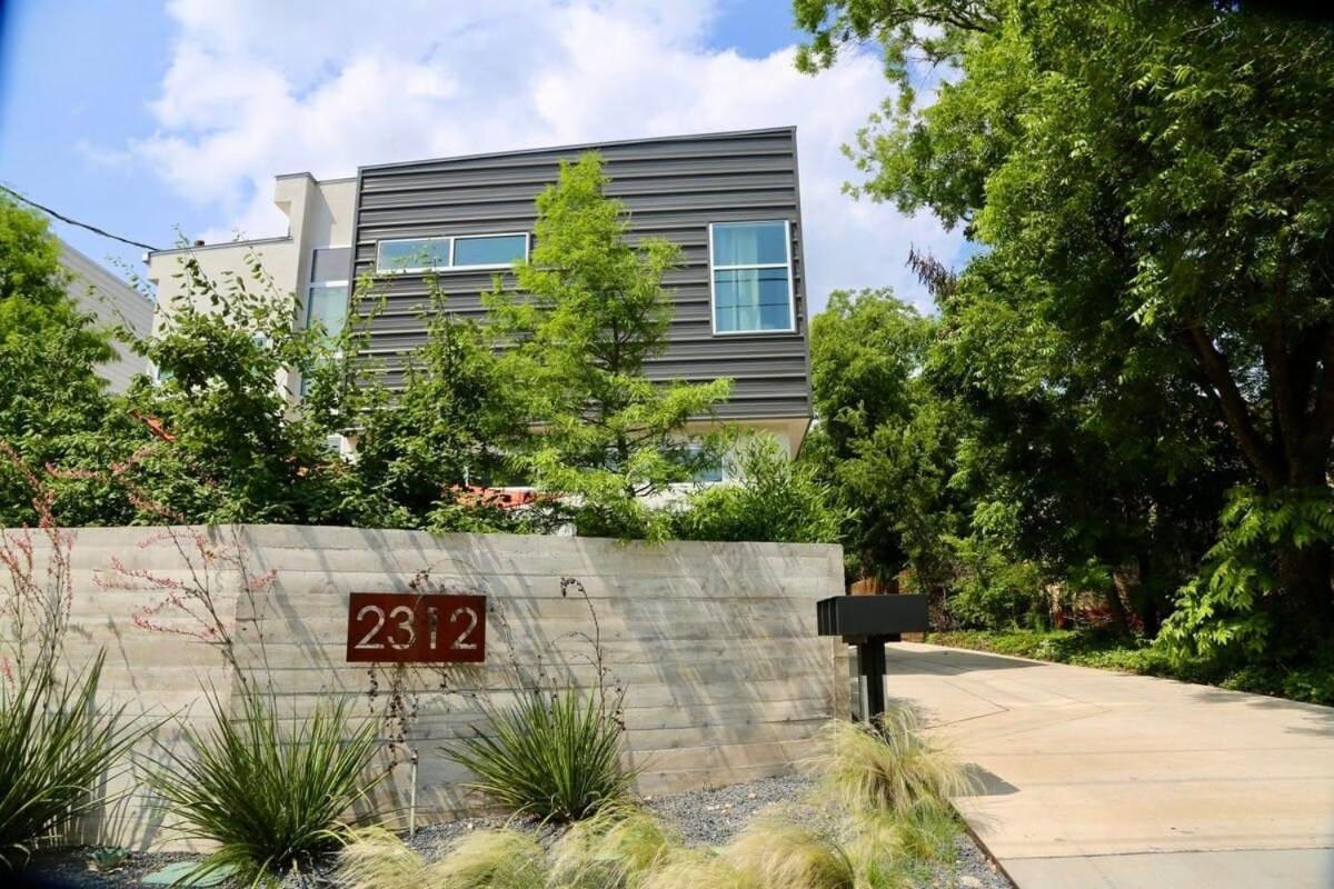 Stunning Modern Home W Pool & Hot Tub In Dt Austin Eksteriør bilde