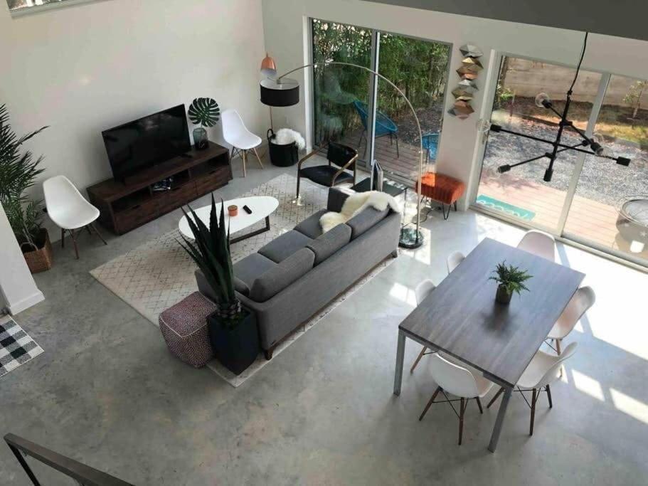Stunning Modern Home W Pool & Hot Tub In Dt Austin Eksteriør bilde