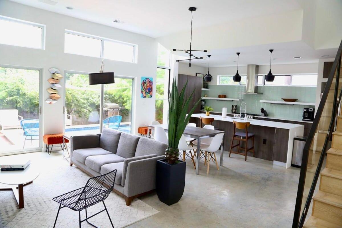 Stunning Modern Home W Pool & Hot Tub In Dt Austin Eksteriør bilde
