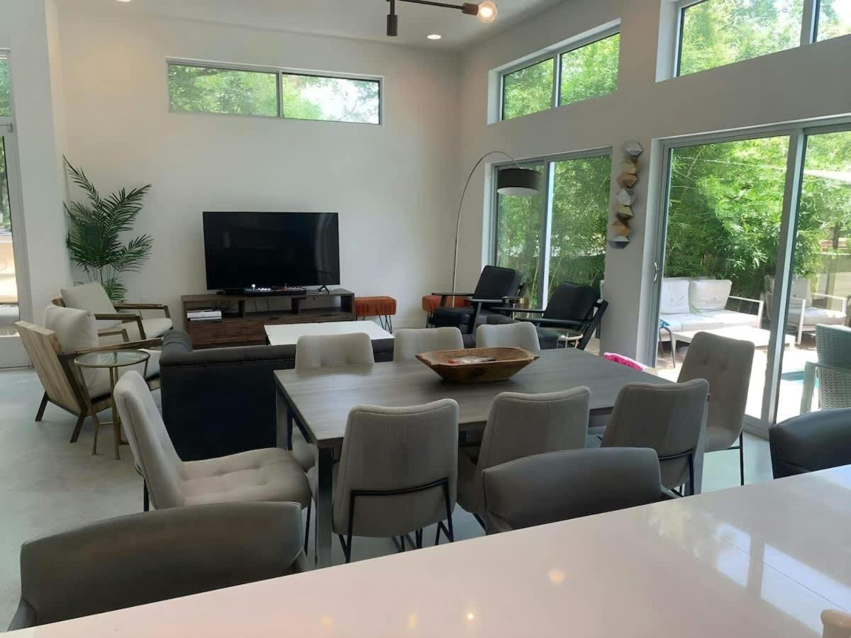 Stunning Modern Home W Pool & Hot Tub In Dt Austin Eksteriør bilde