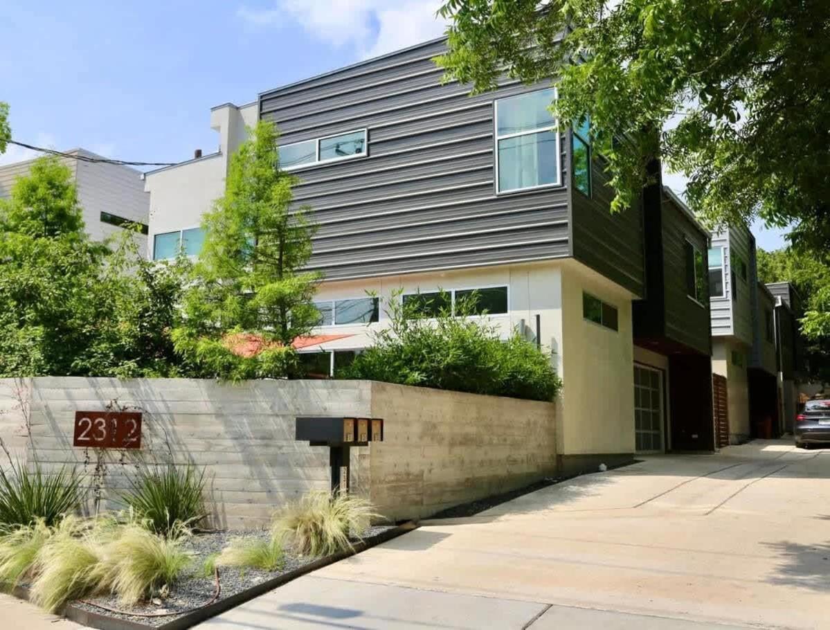 Stunning Modern Home W Pool & Hot Tub In Dt Austin Eksteriør bilde