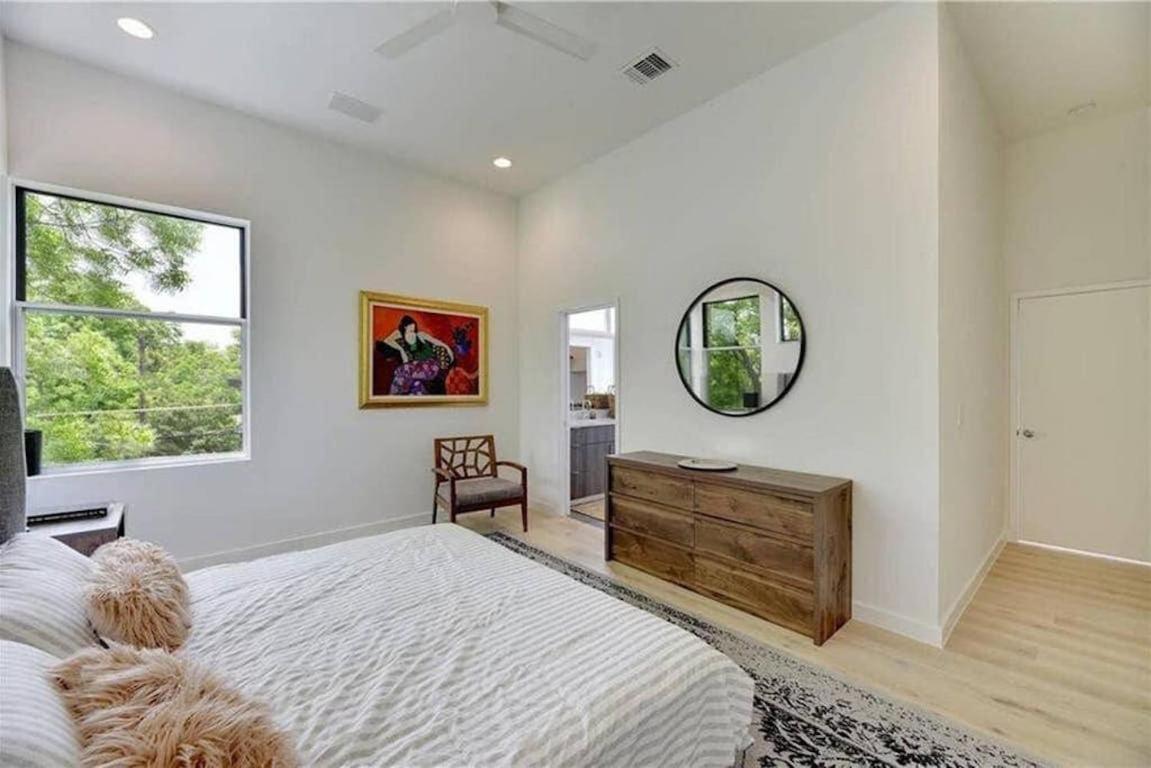 Stunning Modern Home W Pool & Hot Tub In Dt Austin Eksteriør bilde